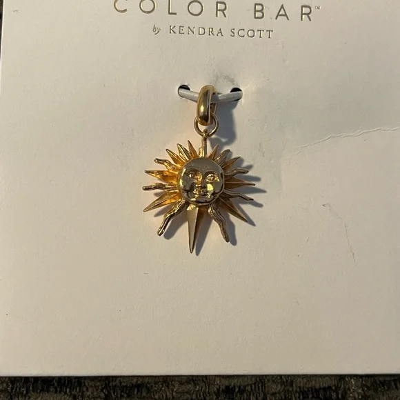Kendra Scott  Sun Pendant - Picture 2 of 4